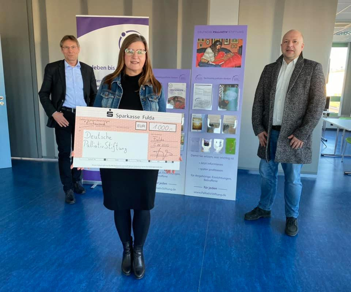  Karl Fleischmann GmbH & Co. KG spendet 1.000 Euro an PalliativStiftung