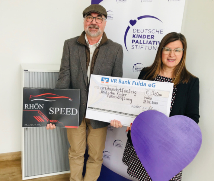 Michael O.A. Klapper spendet 350 Euro an DKPS